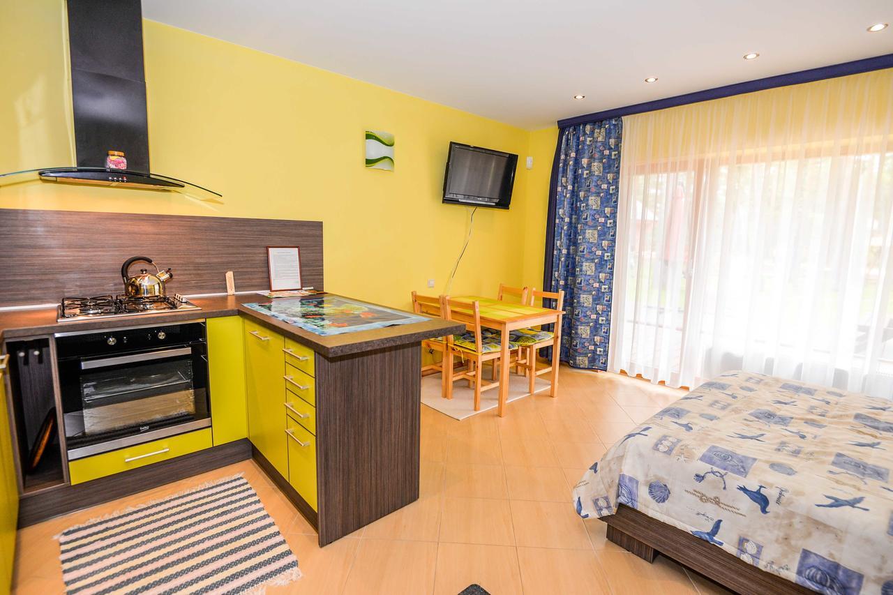 Salkoni Apartment Pape Exterior photo